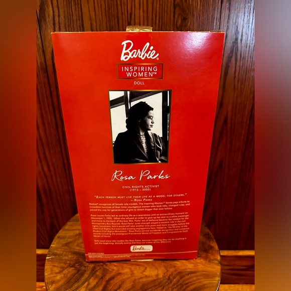 Barbie Rosa Parks Inspiring Women - Picture 2 of 5